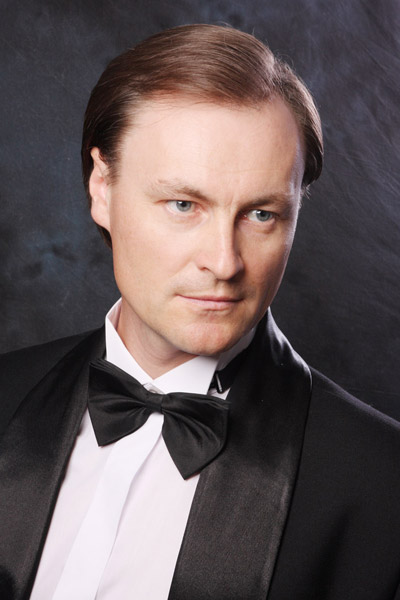 Творческое объединение "Премьера" » Емелин Владислав Александрович (тенор)